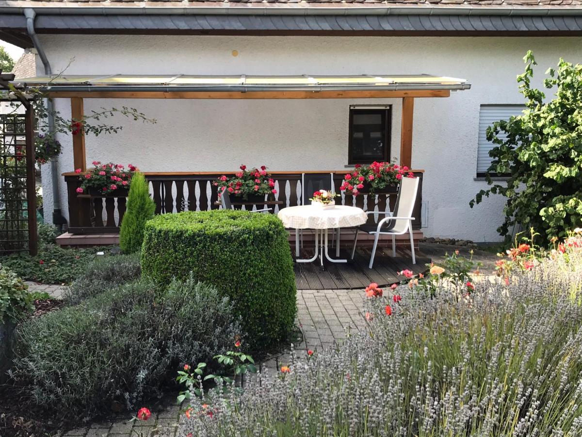Monteur-/Und Ferienwohnung Diehl Asslar Exterior photo